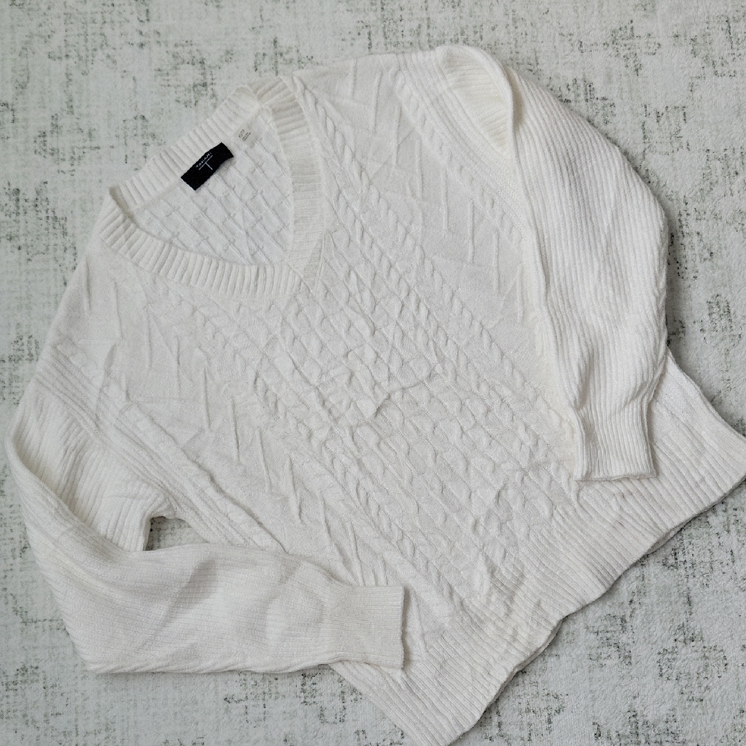 Tahari Women's White V-Neck Sweater